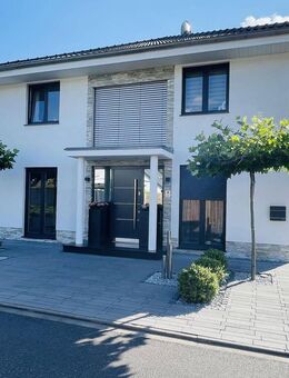 Moderne Stadtvilla mit Design Still in Krefeld-Oppum & PROVIONSFREI - PRIVATVERKAUF ! - Krefeld