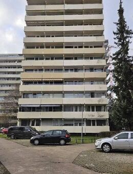 Renovierungsbedürftige 3-Zimmerwohung in Top Lage am Kaiserlei - Offenbach (Main)