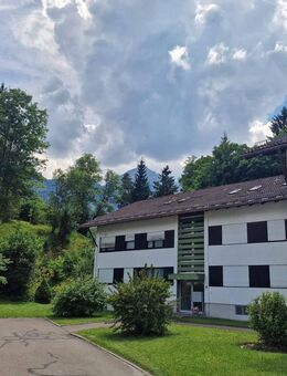 3-Zimmer-Dachgeschoss-Wohngefühl mit Loggia in guter Lage von Grainau zu vermieten! - Grainau