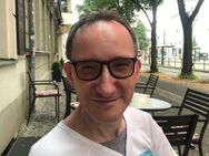 Humorvoller Mann mit Handicap sucht Frau für feste Beziehung! - Berlin