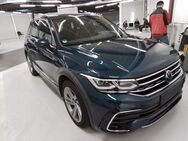 VW Tiguan, 2.0 TDI R-Line, Jahr 2022 - Geeste