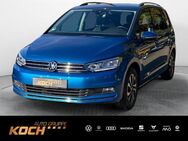 VW Touran, 1.5 TSI Active, Jahr 2021 - Gaildorf