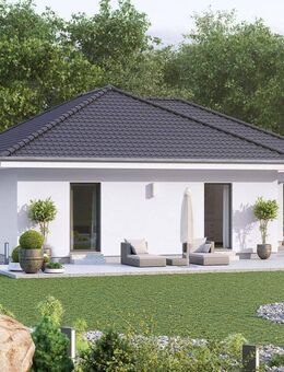 Toll aufgeteilter Bungalow mit Kamin. Lassen Sie sich begeistern. - Kirchheim (Bayern)