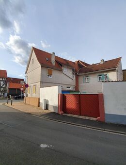 Aufgepasst, Im Preis reduzuert !!! Einfamilienhaus mit Innenhof und Garage, kleiner Gartenbereich in Ortslage von Echzell - Echzell
