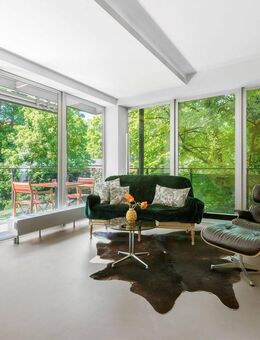 Lichterfülltes Stadtdomizil mit stylischer Ästhetik und Balkonterrasse in Toplage - München