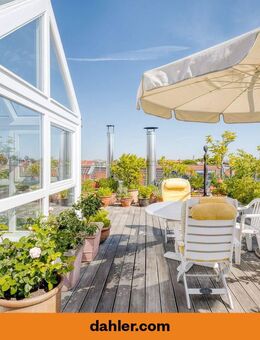 Dachgeschoss mit privatem Wellnessbereich und großzügiger Terrasse - Berlin