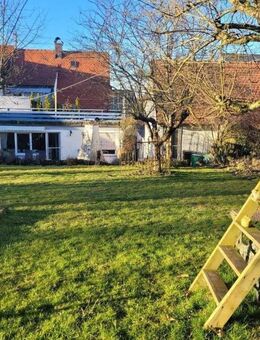 Traumhaft und ruhig, Nähe Wasserturm gelegen - 3 ZKB im EG, 2 ZKB im DG - Friedberg