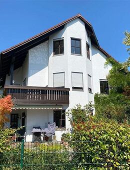 Sanierte Dachgeschosswohnung in ruhigem 3-Familienhaus - Fürstenfeldbruck