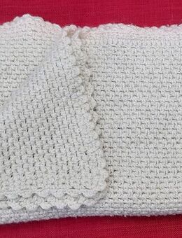 Handgefertigte gehäkelte, beige Vintage Babydecke – ein Unikat - Niederfischbach