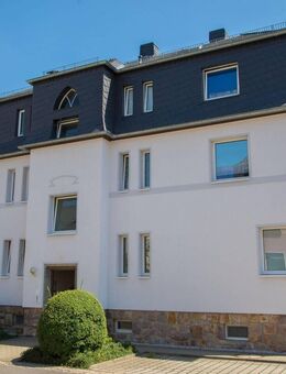 Schöne Dachgeschosswohnung mit Dusche und Garten - Flöha