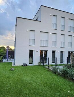 Barrierefreie Neubau 3-Zimmer Wohnung mit EBK, Garten - Walddorfhäslach