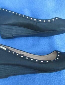 NEU * Edel * Echt Leder * Nieten * Peeptoes * Cut Outs * Wedges * Keilabsatz * Sandaletten * Schuhe "ESPRIT" Gr. 37/ 4 * schwarz * gold * Gothic * - Riedlingen