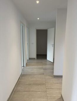 BB: Moderne, renovierte 4-ZW zum sofortigen Bezug - Böblingen