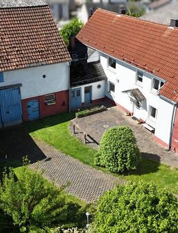 Freistehendes Einfamilienhaus mit Scheune, Doppelgarage und großem Garten - Mengerskirchen