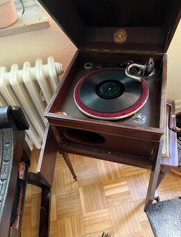 Antikes Ggramofon funktioniert einwandfrei mit 40 chellonplatten - Neumünster