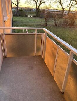 4-Zimmer-Wohnung mit Balkon im Erdgeschoss! - Bad Dürrenberg