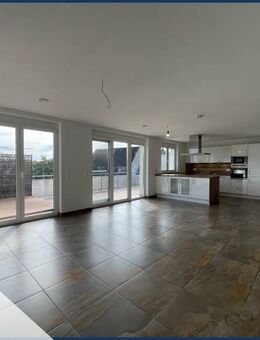 Penthouse in Zirndorf: Exklusive Eigentumswohnung mit großer Dachterrasse - Zirndorf