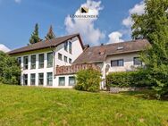 Wohnen, Arbeiten, Investieren - Wohn- & Geschäftsanwesen mit Entwicklungspotenzial in Halbhöhenlage - Schömberg (Regierungsbezirk Karlsruhe)