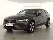 Volvo V60, B4 Cross Country Pro AWD, Jahr 2022 - Celle