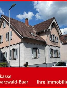Zentrales Zweifamilienhaus mit Garten und Doppelgarage - Villingen-Schwenningen