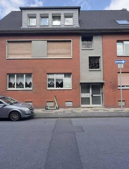 Voll vermietetes Mehrfamilienhaus mit Garagen und Entwicklungspotenzial - Beste Lage Oberhausen - Oberhausen