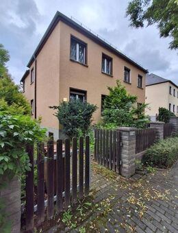 Objekt-Nr.: 4925 - Charmantes Einfamilienhaus - DHH in beliebtem Wohngebiet in Zeulenroda-Triebes - Zeulenroda-Triebes