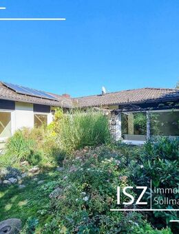 Bungalow im Dornröschenschlaf - Lichtdurchflutetes Haus auf romantischem Grundstück mit Garage - Schwabach