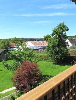 Ch.Schülke-Immobilien; Helle 1-Zimmer-Whg. mit großer Wohnküche und Balkon in idyllischer Umgebung - Paunzhausen