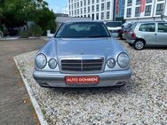 Mercedes-Benz 240 E 210 Seniorenfahrzeug Besitzer 98 Jahre - Hürth