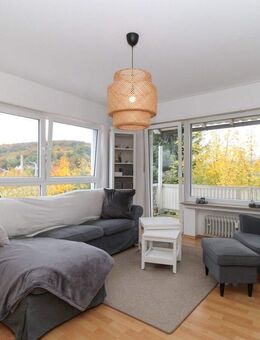 Zweizimmerwohnung mit Stellplatz und Balkon in saniertem Mehrfamilienhaus - Bad Salzschlirf