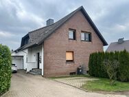 Gepflegtes Zweifamilienhaus mit Weitblick in einer ruhigen Anliegerstraße von Hüllhorst! - Hüllhorst