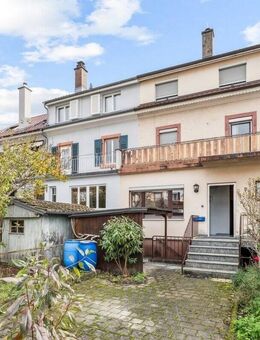Ihr neues Zuhause: Renovierungsbedürftiges RMH mit Garten in zentraler Lage! - Lörrach