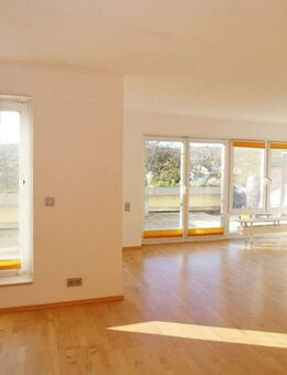 Sonnige Wohnung mit großer Terrasse + Garage in ruhiger Lage - Eppstein