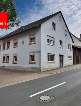 Zweifamilienhaus mit Nebengebäude in Pflaumheim - Großostheim