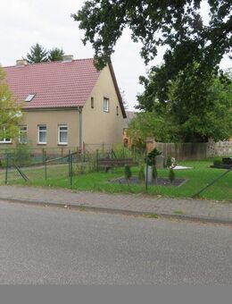 Vierseitenhof mit Scheune, Stall und Pferdekoppel in attraktiver Lage - Lychen