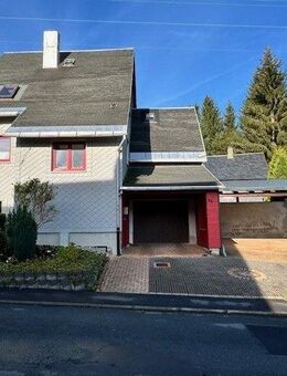 Einfamilienhaus mit Garage und Carport - Neuhaus (Rennweg)