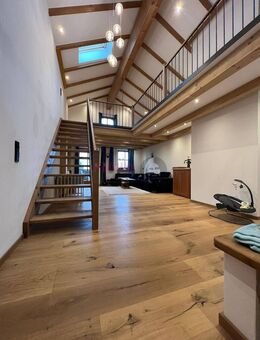 Exclusive und Stilvolle Dachgeschosswohnung mit Galerie und großem Ostbalkon - kernsaniert 2024 - Bad Feilnbach