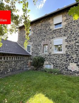 Doppelhaushälfte mit Garage in ruhiger Lage - Felsberg