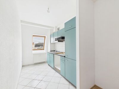 Helle DG-Wohnung mit Laubengang und EKB