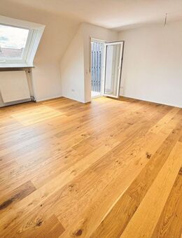 Provisionsfrei-Sanierte 3 Zimmer Wohnung mit Balkon und Garage in Roth - Roth (Bayern)
