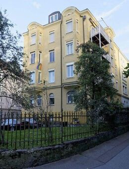 Charmante "loftige" DG-Wohnung mit Dachterrasse und Gartenanteil in Bahnhofsnähe - Augsburg
