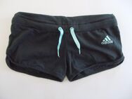 Sport Hose für Mädchen Marke Adidas Schwarz Gr. 128 zu verkaufen. - Bielefeld