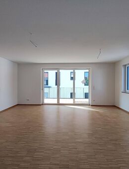 Pures Wohnglück! helle 3-Zi.Wohnung mit großem Süd-Balkon - Gochsheim