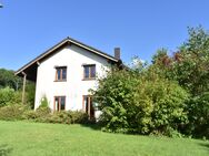 **Stilvolles Architektenhaus mit großem Grundstück, einzigartigem Weitblick, Carport und Garage** - Hillesheim (Landkreis Vulkaneifel)