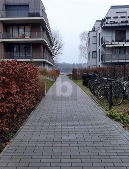 ARBEITEN BEI TESLA, WOHNEN AM WASSER - Berlin
