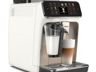 Philips Kaffeevollautomat EP5543/90 5500 Series, 20 Kaffeespezialitäten (heiß oder eisgekühlt), Chrom-Weiß, LatteGo-Milchsystem, SilentBrew Technologie