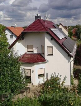 Modernes EFH mit Einlieger Wohnung, Photovoltaik, Solarthermie & großem Garten in Ruhiger Lage - Frohburg