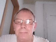 Alois 62 Jahre, suche etwas Molligere Frau für Beziehung Freundschaft+ - Rhauderfehn