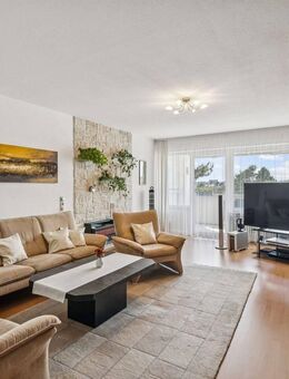 Attraktive Eigentumswohnung mit Loggia in Top- Lage von Homburg - Homburg