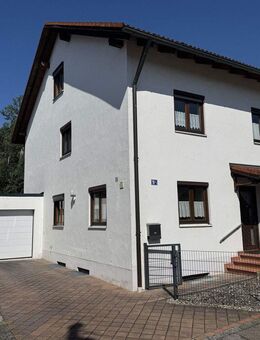 Platz für die ganze Familie! Traumhafte Doppelhaushälfte mit Blick ins Grüne - Manching